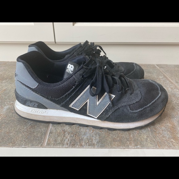 Men’s Size 8/9 black/gray New Balance 547s - Picture 2 of 4